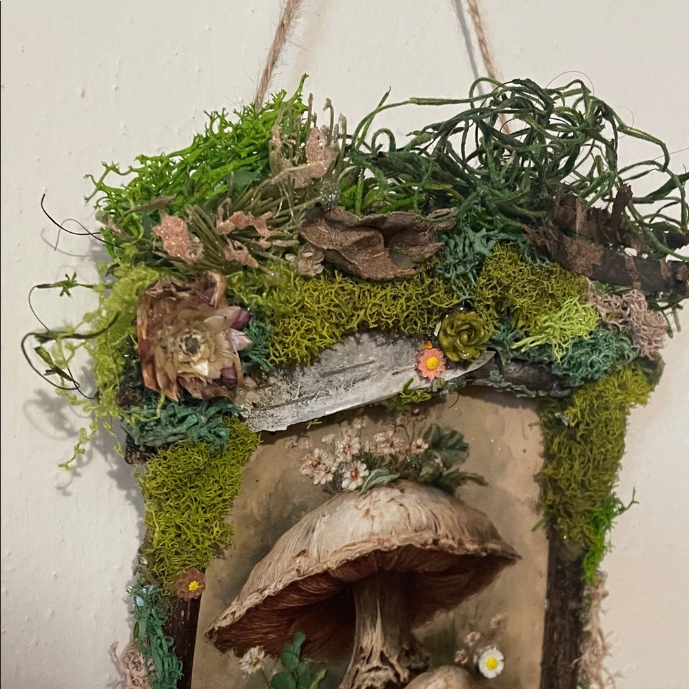 Enchanted Mushroom Wall Decor Green Accent handcrafted border moss Forest nature - Picture 10 of 16
